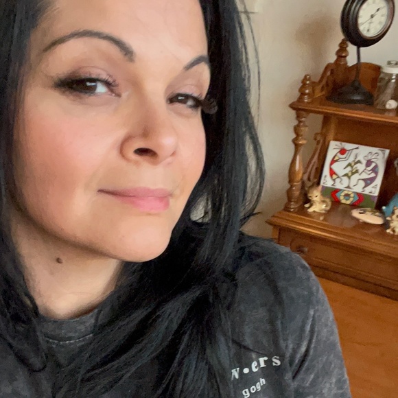 Meet your Posher, Liz - Picture 1 of 1